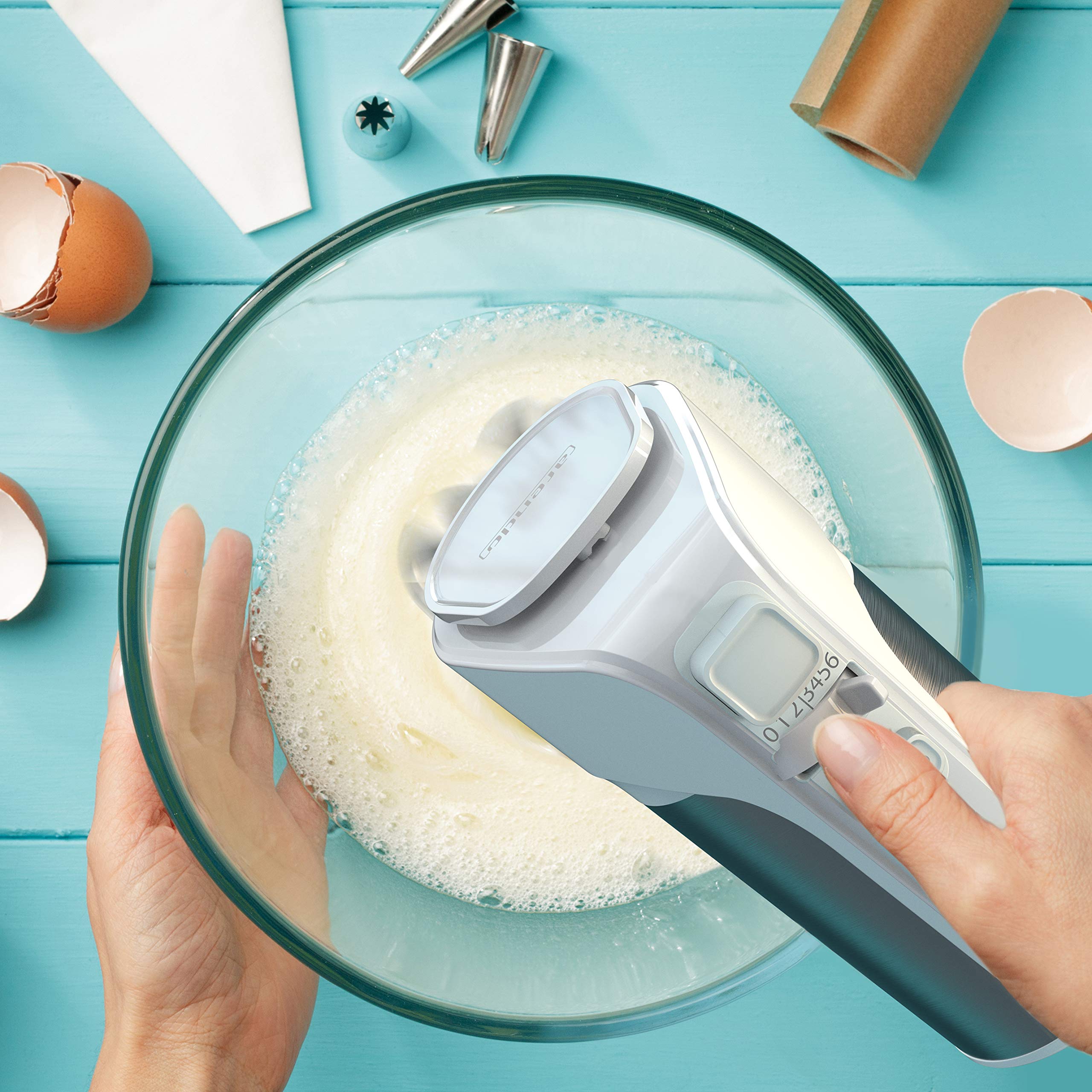 Arendo - Elektrischer Handmixer Edelstahl 400 W - Handrührer mit 5 Geschwindigkeiten inkl. Turbofunktion Edelstahl - inkl. 2 Knethaken aus Edelstahl – ergonomisches Gehäuse – Thermosicherung
